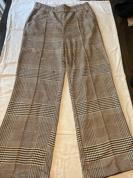 H&M ruskeat kuviolliset housut koko 42
