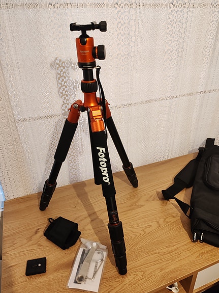 Fotopro C5I kolmijalka + kuulapää