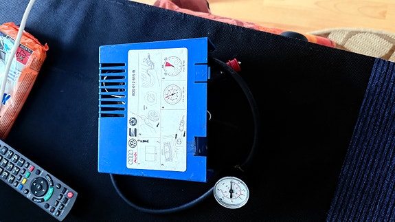 Pieni 12V paineilma kompressori
