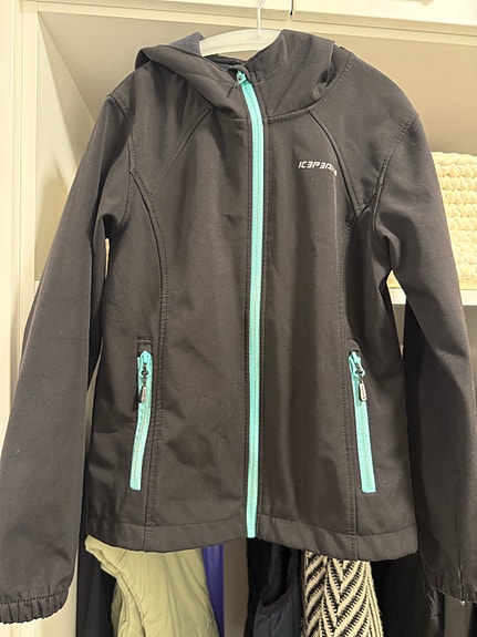 Musta Icepeak softshell-takki, koko 140