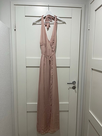 Gina Tricot maksimekko koko 40 vaaleanpunainen