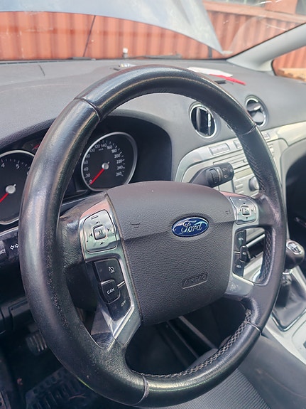 Ford S-Max alkuperäinen nahkaratti airbagilla