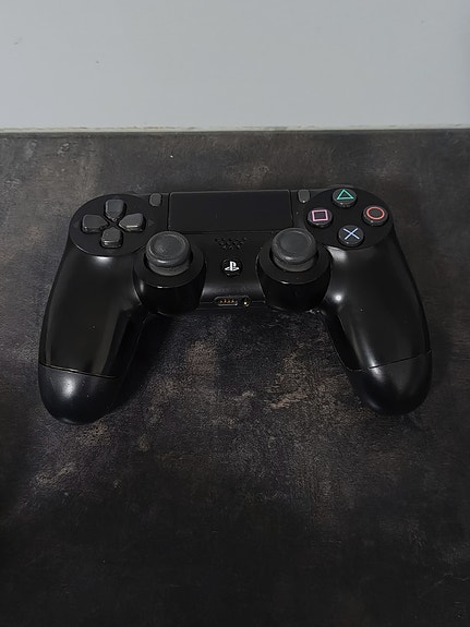 Playstation 4 ohjain