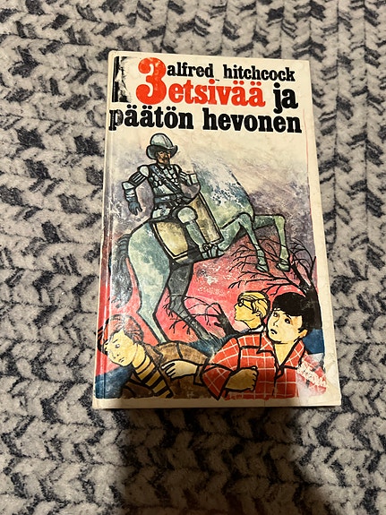 Alfred Hitchcock: 3 etsivää ja päätön hevonen - kirja