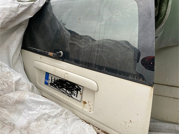 Volvo v70 mk1 takaluukku