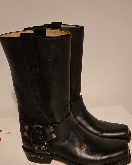 Mustat Sendran bootsit koko 38
