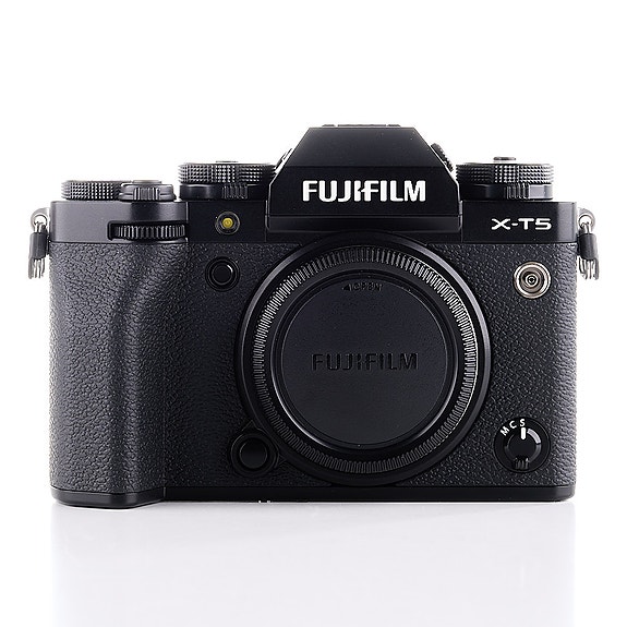 Fujifilm X-T5 -kamera (sc. 1340) (takuu) (käytetty)