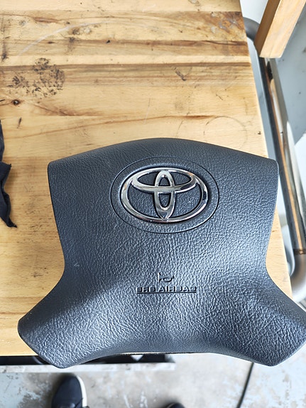 Toyota Avensis t25 2003 v.m ohjauspyörän airbag