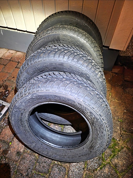 185/65R14 Continental IceContact3 nastarenkaat