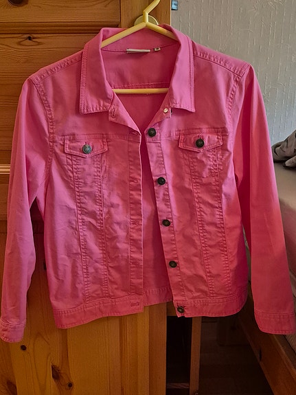 Pinkki farkkutakki