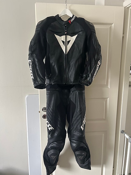 Dainese nahkapuku