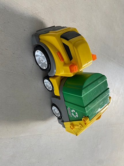 Iso roska-auto