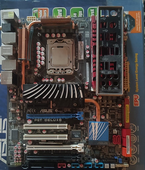 ASUS  P6T Deluxe LGA1366 Emolevy + Xeon X5670 6 Ydin Prosessori + 16GB DDR3 2133