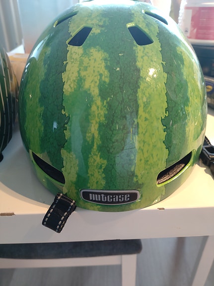 Nutcase vesimeloni pyöräilykypärä