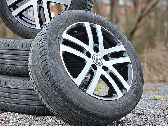 Alkuperäiset VW vanteet Nokian kesärenkailla 16"