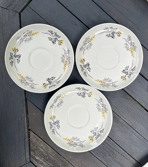 Arabia Hilkka 17 cm aluslautaset 3 kpl