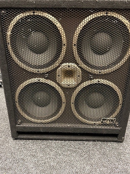 Behringer BB410 bassokaappi käytetty