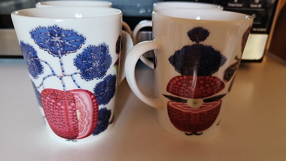 Iittala mukit hedelmäkuviointi