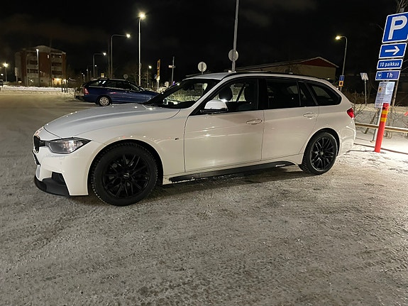 Koiraveräjä BMW F31 3-sarjan farkkuun