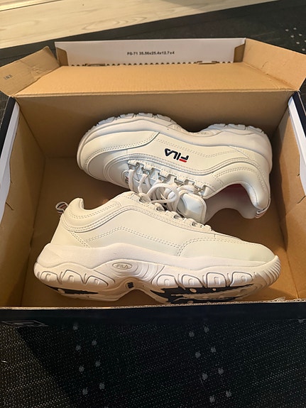 Fila valkoiset tennarit koko 38