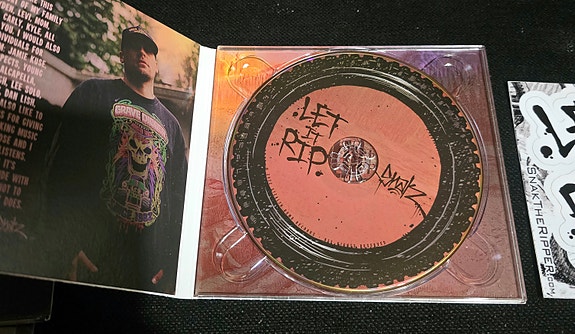 Product image 3 of 3