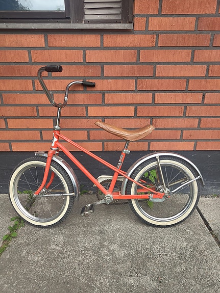Lasten retro pyörä