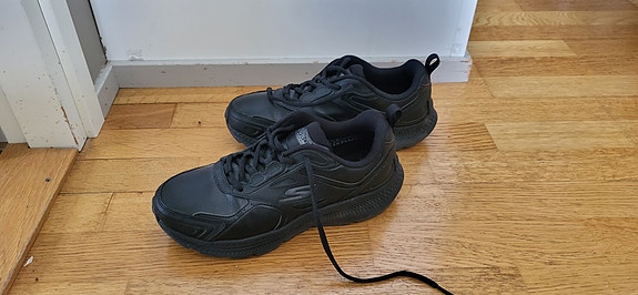 Skechers mustat juoksukengät koko 38 leveä lesti