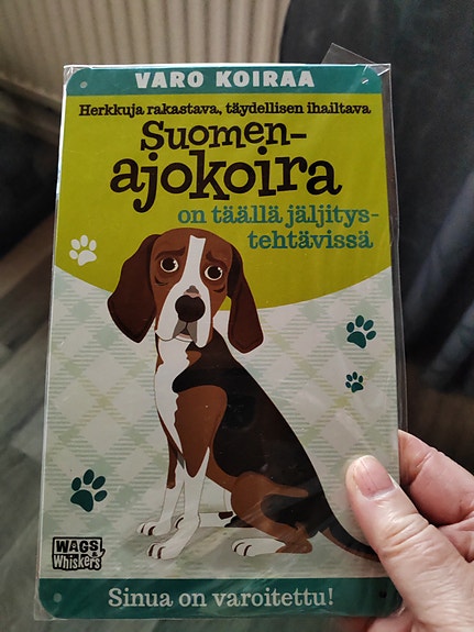 Uusi suomenajokoira koirakyltti