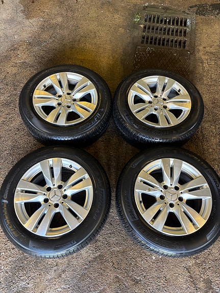 Mercedes-Benz alkuperäiset 16” vanteet 225/55R16 Michelin CrossClimate