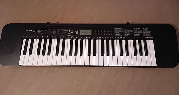 Casio kosketinsoitin musta