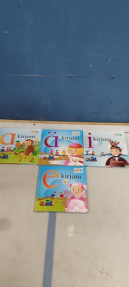 Lasten aakkoskirjoja: a-, ä-, i- ja e-kirjani