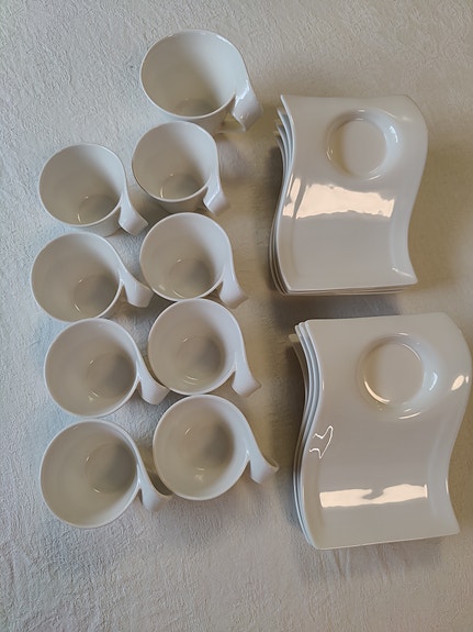 Villeroy & Boch mukit ja lautaset 8+8+1