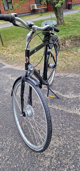 Tunturi miesten kaupunkipyörä 28" 59 cm musta
