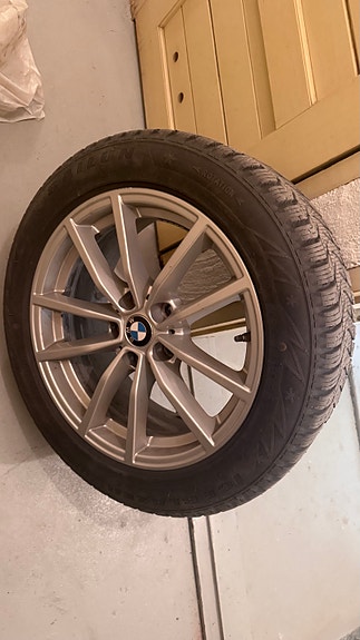 BMW alkuperaiset renkaat vantella 225x55xR17 98T XL