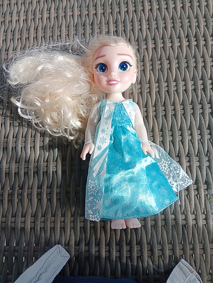 Disney Frozen Elsa nukke