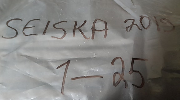 7 lehtiä.. haku tai postitus..