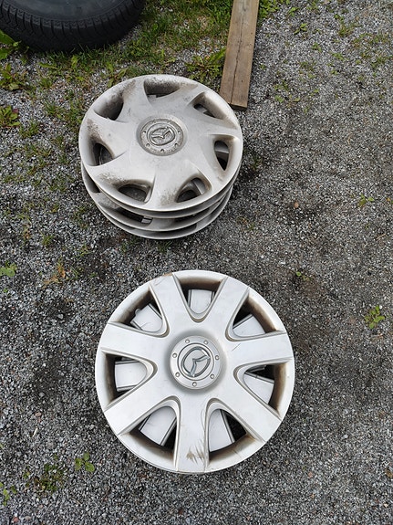 Mazda 15" pölykapselit