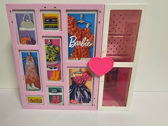 Barbie talo kalustettu