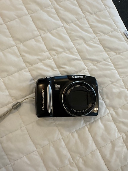 Canon PowerShot SX210 IS digikamera musta