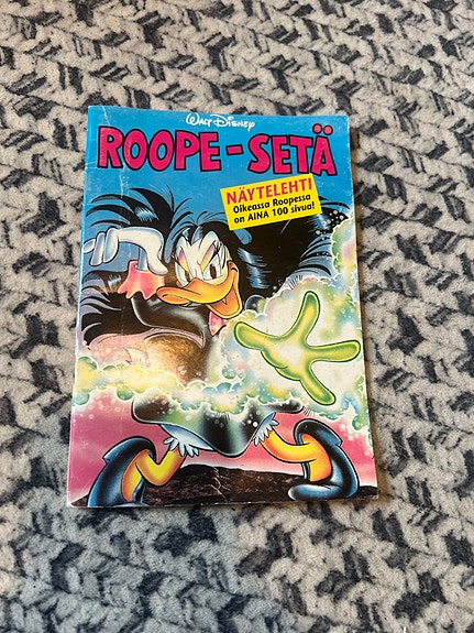 Roope-setä taskukirja näytelehti