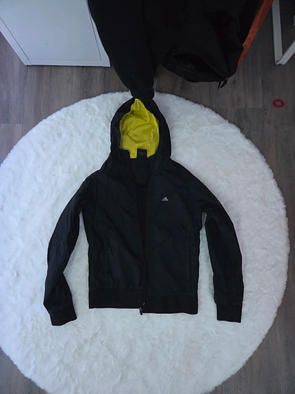 Adidas tuulitakki