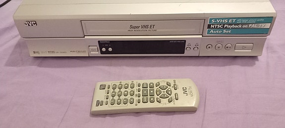 Hyvä JVC VHS soitin