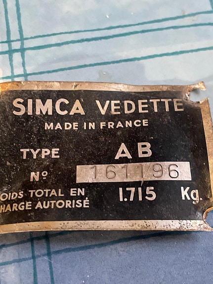 Simca vedette takalasi