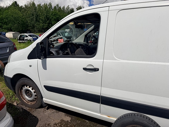 Peugeot Expert 2010 KULJETTAJAN OVI