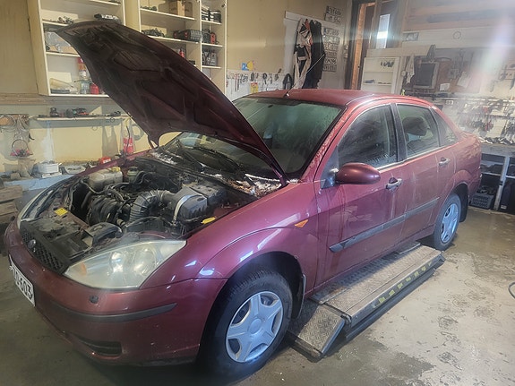 FORD FOCUS 1.6 bensa