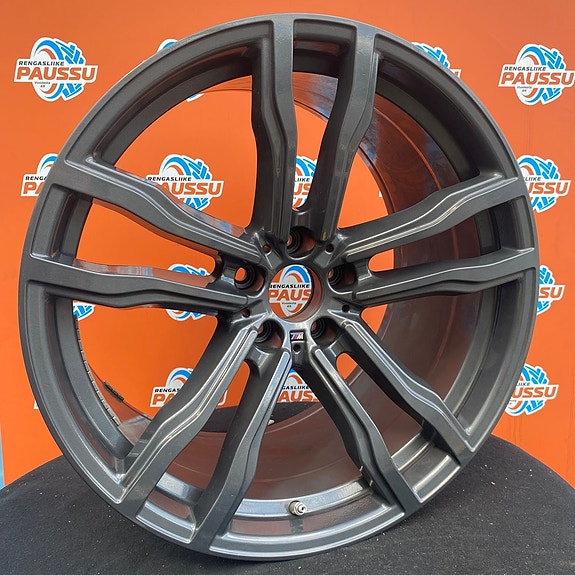 Lähes käyttämättömät BMW STYLE 612 replica vannesarja 21"