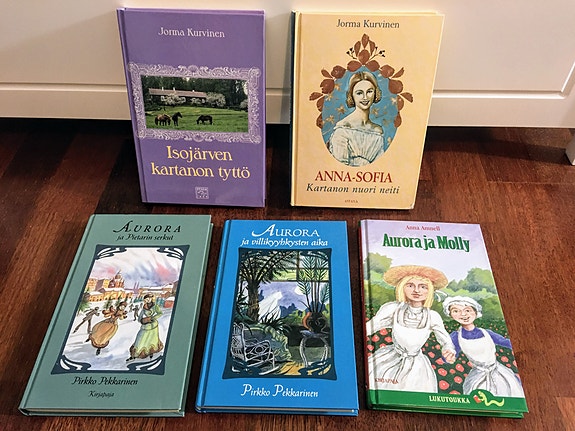 Historiallinen nuortenromaani 5x Aurora -sarja + Anna-Sofia -sarja