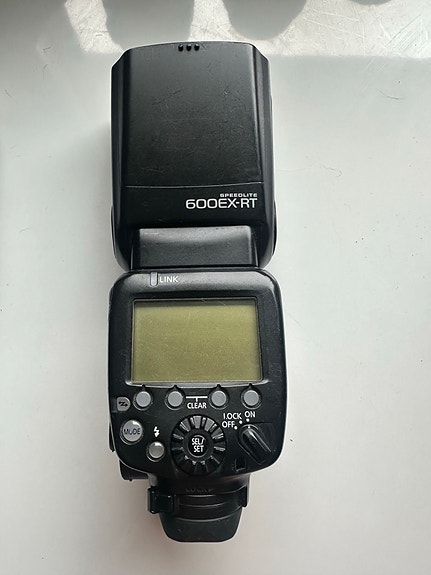Canon Speedlite 600EX-RT kameran salama