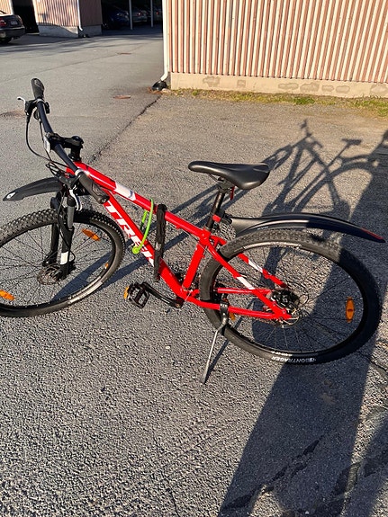 Trek maastopyörä 26" M unisex punainen