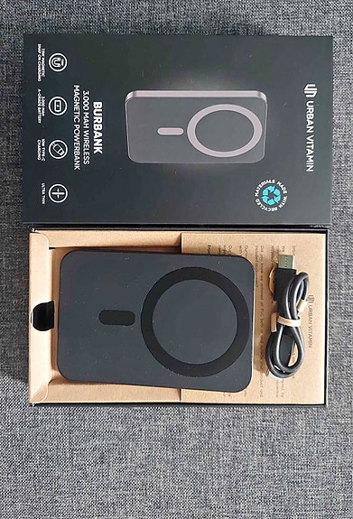 Wireless power bank